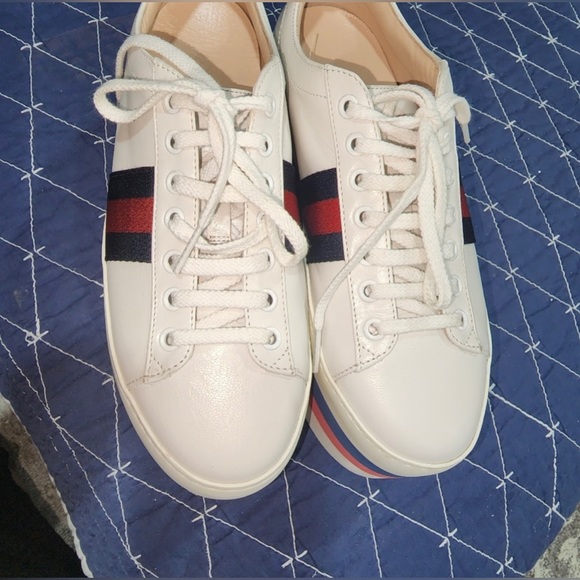 Gucci Peggy Platforms - Picture 2 of 8